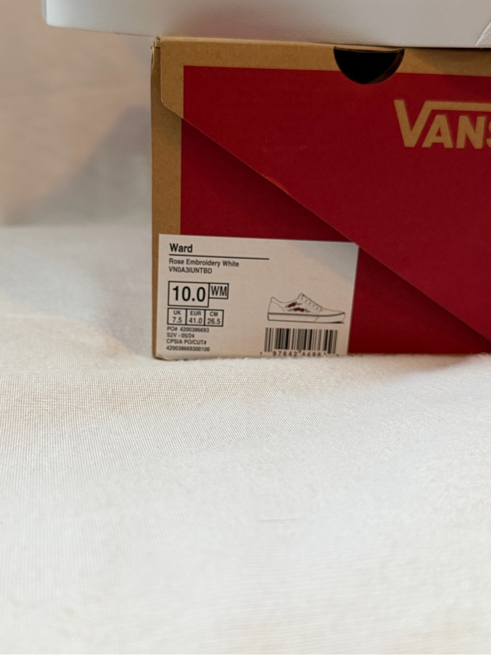 Vans White Canvas Low-Top Sneakers with Red Rose Embroidery - Picture 5 of 5